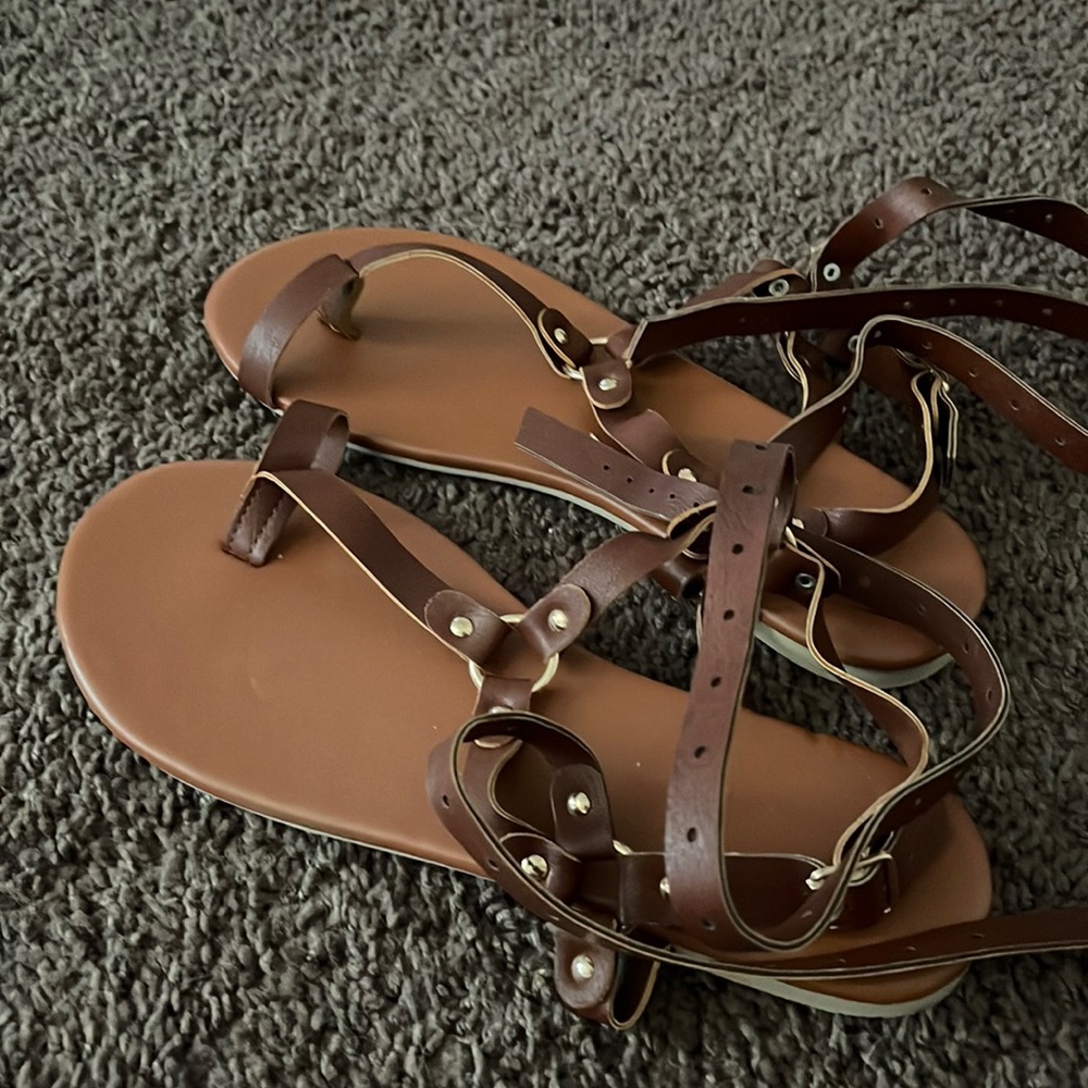 Thong sandals